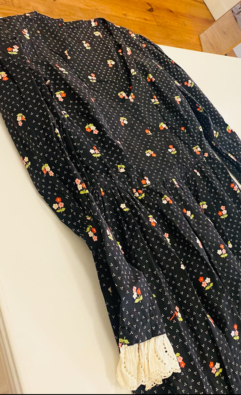 1970s DITSY FLORAL PRAIRIE DRESS