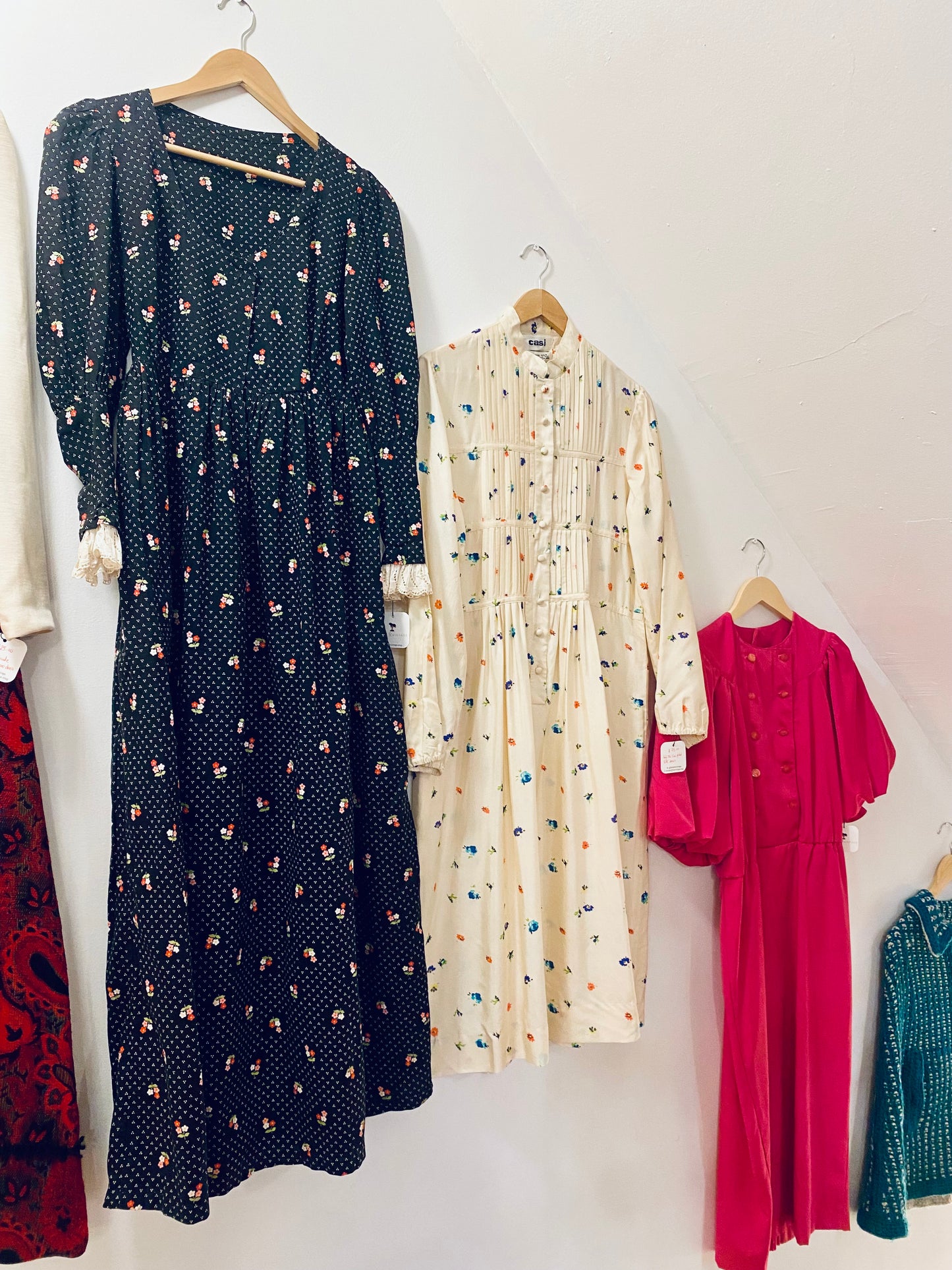 1970s CASI SILK LONG PLEATED FLORAL PRINT DRESS