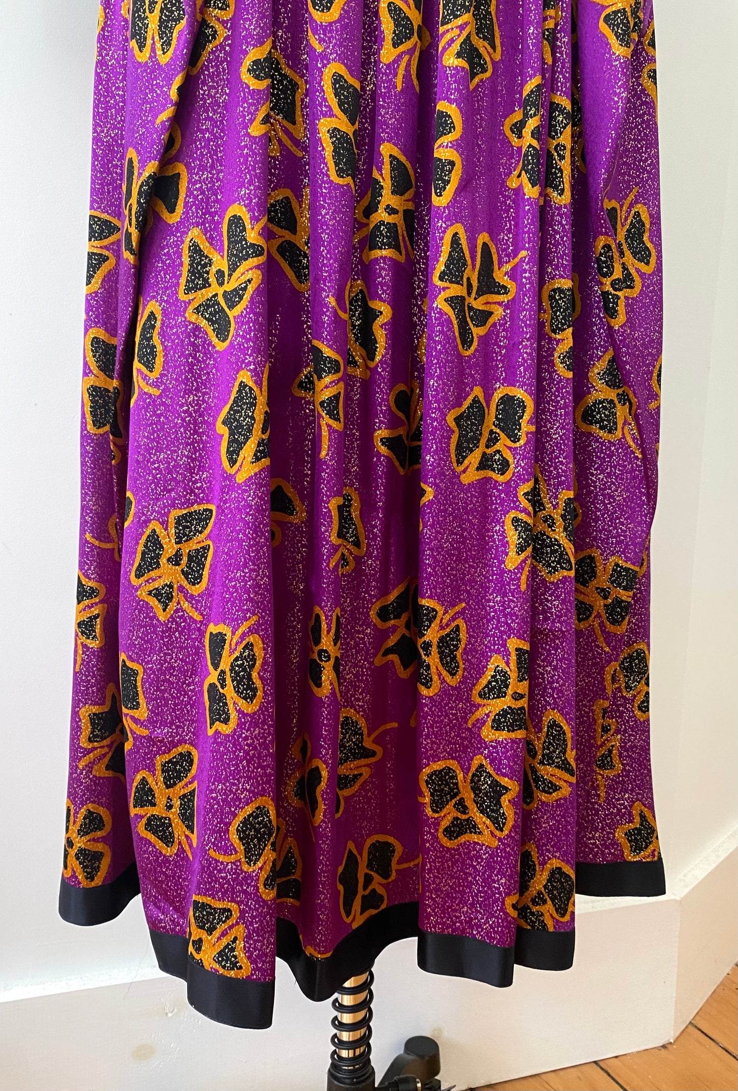 GEOFFREY BEENE, 1990s METALLIC PURPLE PRINTED LS DRESS