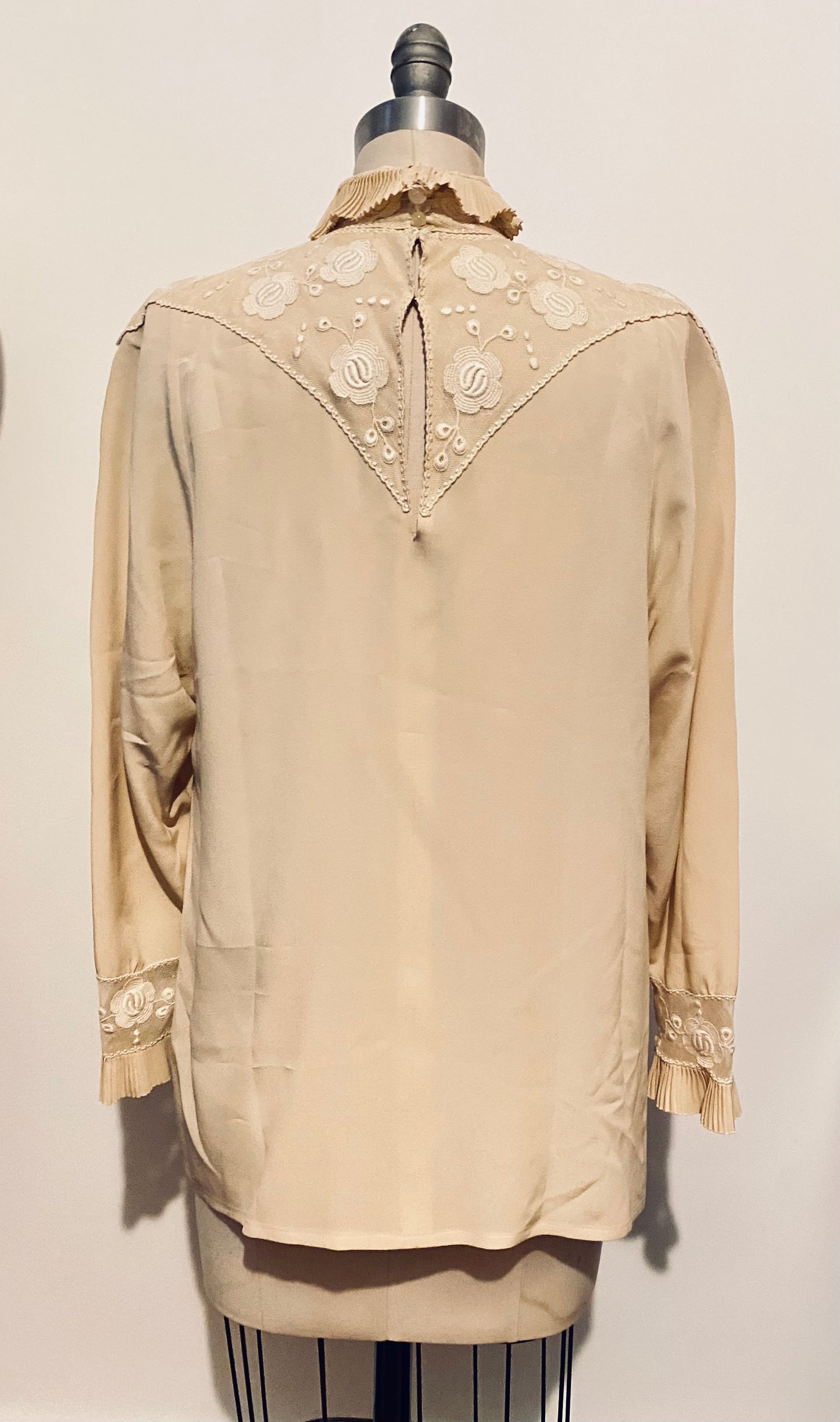 CHLOE, 1980s EDWARDIAN STYLE BUTTON UP