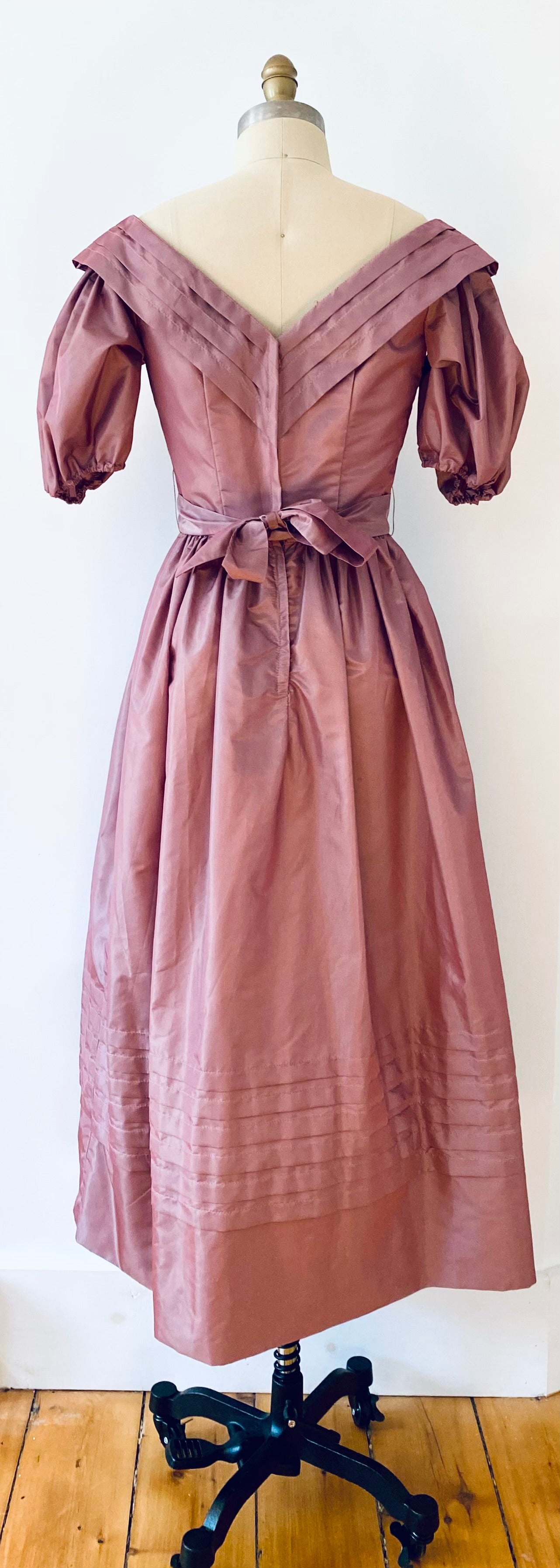 VICTOR COSTA, 1970s DUSTY PINK PUFF MID-SLEEVE DRESS