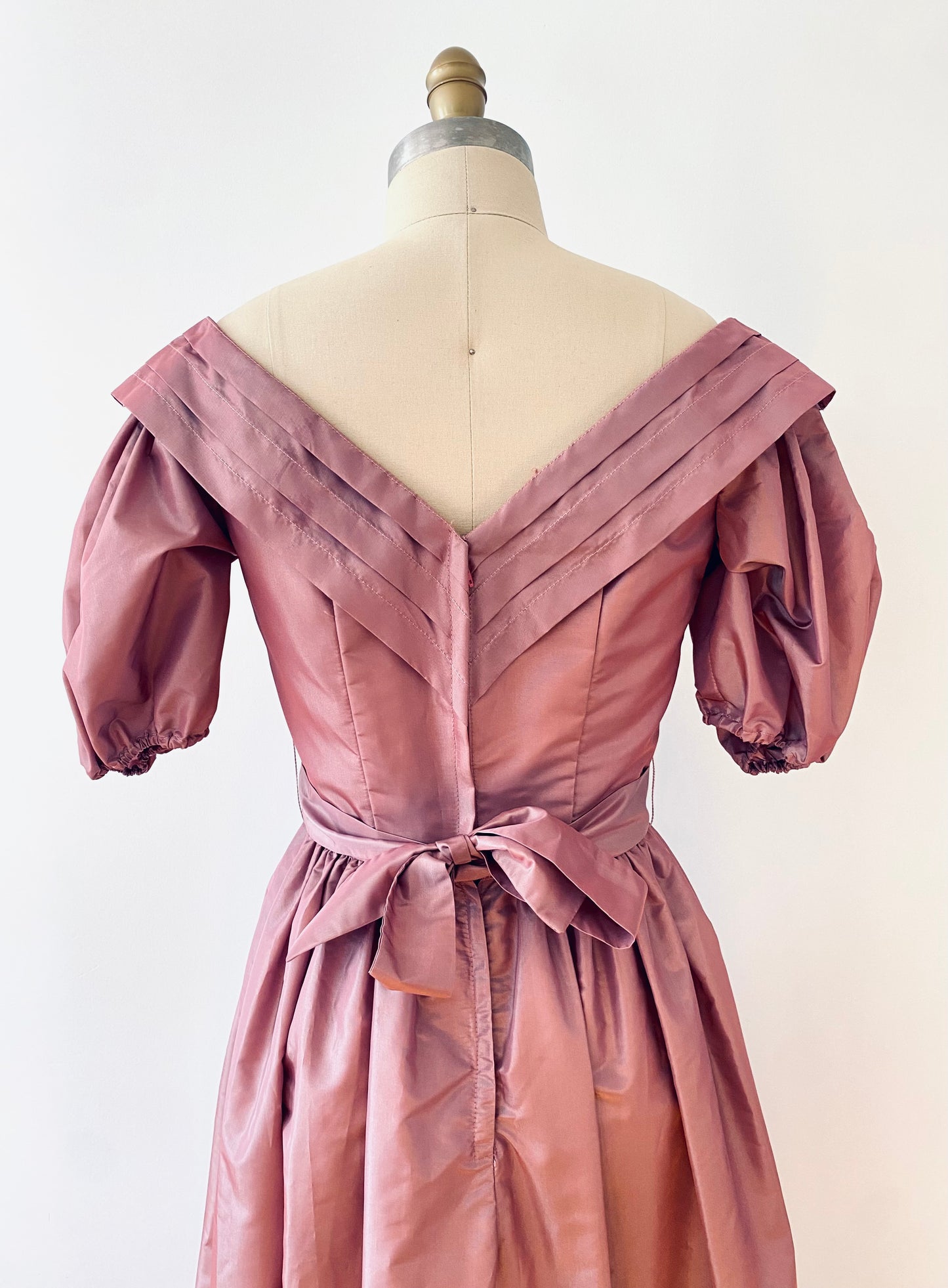 VICTOR COSTA, 1970s DUSTY PINK PUFF MID-SLEEVE DRESS